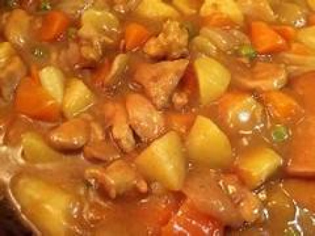 Chicken and vegetables sautéed with curry sauce