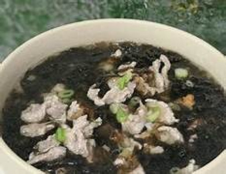 Seaweed soup with egg and pork