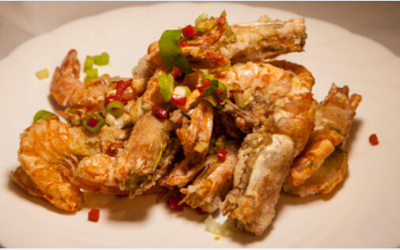 Salt and pepper whole prawns (10)