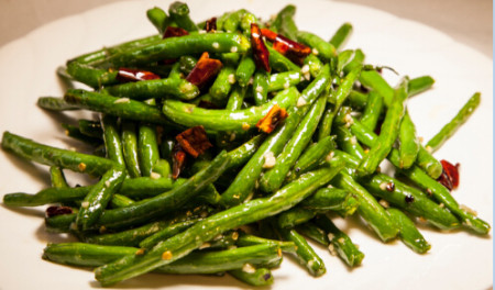 Spicy string beans with pork mince