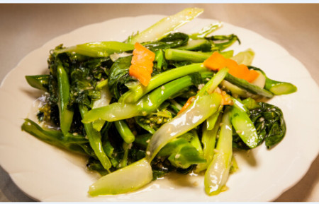 Kailan sautéed with garlic（seasonal)