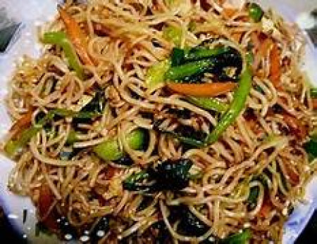 Vegetarian fried noodles