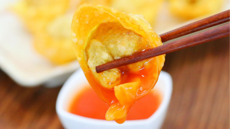 Deep fried pork wontons (4 pieces)