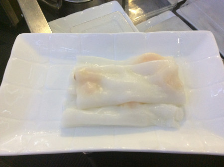 Steamed prawn rice roll